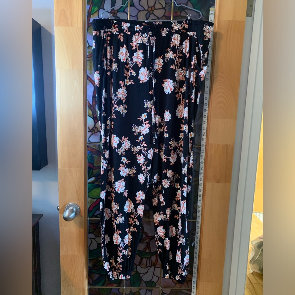 1X womens VENUS floral lounge pants!